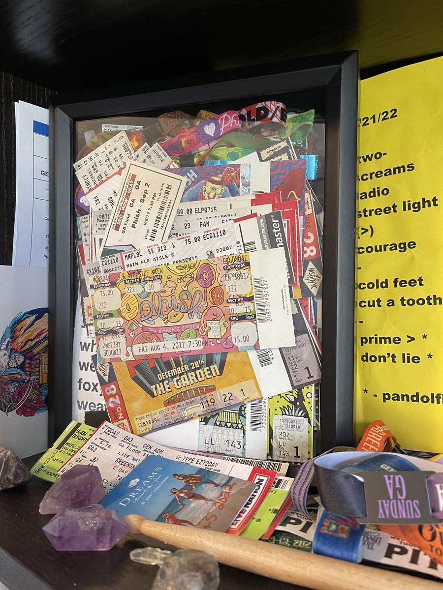 jalynn1976's tweet photo. Remember the days when we used to be able to admire our ticket stubs and be nostalgic? #PaperTickets #Golgi https://t.co/vaQrwZQn01