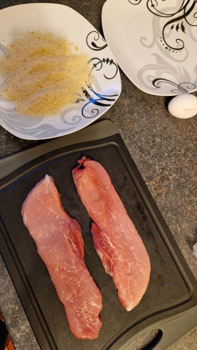 doncrov's tweet photo. Wenn Sie weiss, warum du heute Schnitzel mitgebracht hast..... https://t.co/9VJeFhxafs