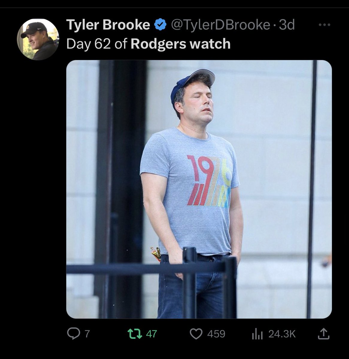 tlow's tweet image. #RodgersWatch really bringing the Ben Affleck memes 😂