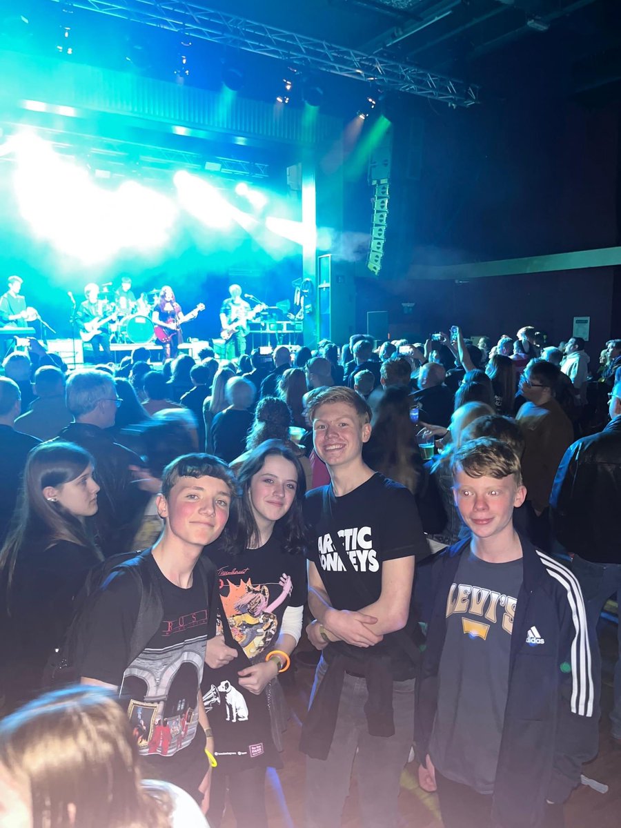 Little Lever School tweet media