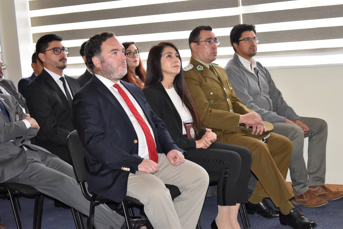 PDI_Aysen's tweet photo. Hoy, el jefe regional, prefecto Luis Torralba, acompañado de autoridades regionales, encabezó Ceremonia de Reconocimiento por el Premio a la Excelencia en el Área Antinarcóticos, obtenido en la #PoliceSummit de #Dubái, por el Plan Microtráfico Cero. https://t.co/IeZ9TsBgsu