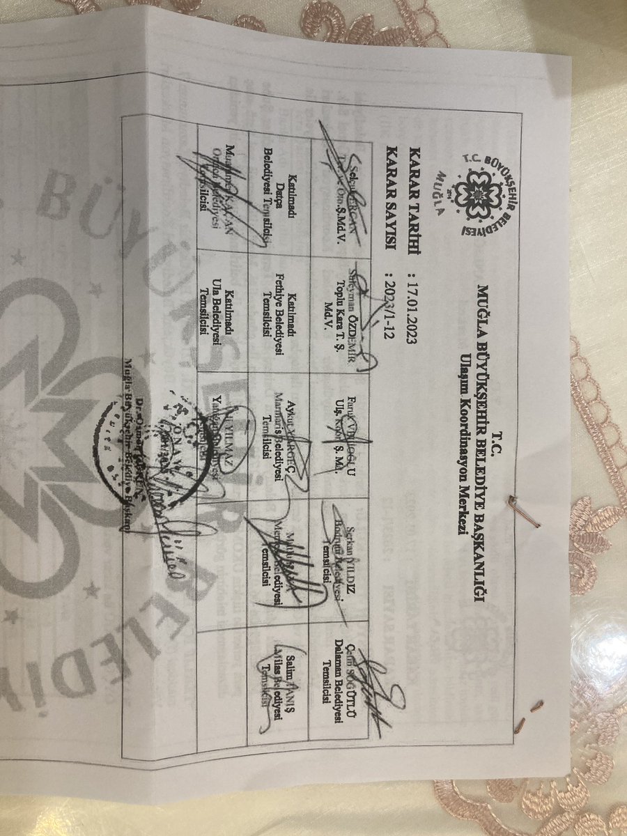 3 günlük otopark ücreti için halkının evine İCRA gönderme kararına imza atan sevgili büyük şehir belediye Başkanıma <a href="/osmangurun/">Osman Gürün</a> ‘e çok tşk ediyorum <a href="/kilicdarogluk/">Kemal Kılıçdaroğlu</a> <a href="/alimkaraca48/">Alim Karaca</a>