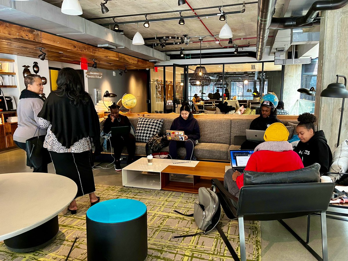 DowntownDCBID's tweet photo. Co-working Tuesdays at Moxy Hotel in #DowntownDC. 11:00 AM - 4:00 PM.
🍊 Hosted by #ExtraPulp
🤝 Sponsored by @202Creates
📍 1011 K St. NW
Register here: https://t.co/n2D5Oh2WXA https://t.co/uyg6sq9GlG