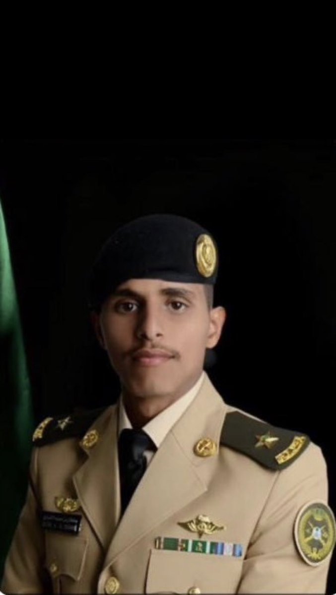 أسمى آيات التهاني وأجمل التبريكات
للصديق الغالي ابوسعود عويد شايش الشراري 
تخرج إبنه سلطان من 
 #كلية_الملك_عبدالعزيز_الحربية
برتبة ملازم على خطى شقيقه خالد رحمه الله 
وأطال الله في عمر الابن الملازم سلطان وحفظه 
الف الف مبروووك لوالدته واخوانه …