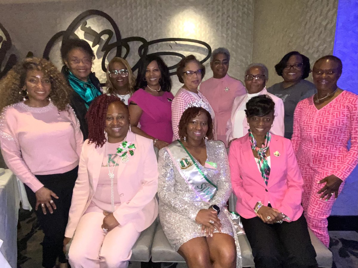 AASOAKA1908's tweet photo. For we know there’s no other, like our sisterhood…a few more 92nd NARC moments. 💞💚
#aaso_aka
#AKANAR2023
#92AKANARC
#SoaringwithAKA
#NARFIRST
#ServingFIRST
#NARSOARING
#AKANAR23inPhilly
#SISTERLYLOVE https://t.co/S4GxTzA4hT