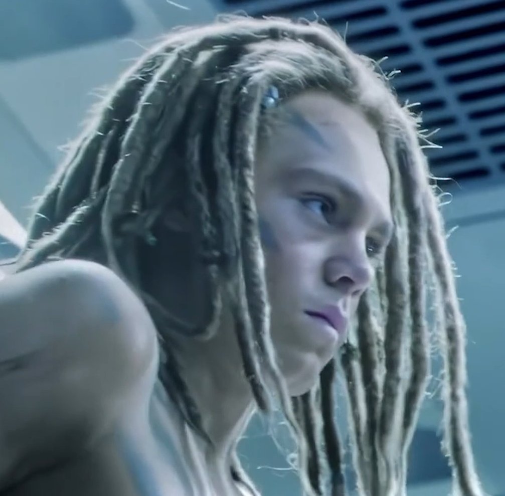 ปาร์คเกอร์ร้องเพลงกล่อมสไปเดอร์

Are you sleeping are you sleeping
My Spider My Spider
Morning bells are ringing morning bells are ringing
Ding ding dong ding ding dong

//นักร้องเสียงเพี้ยน