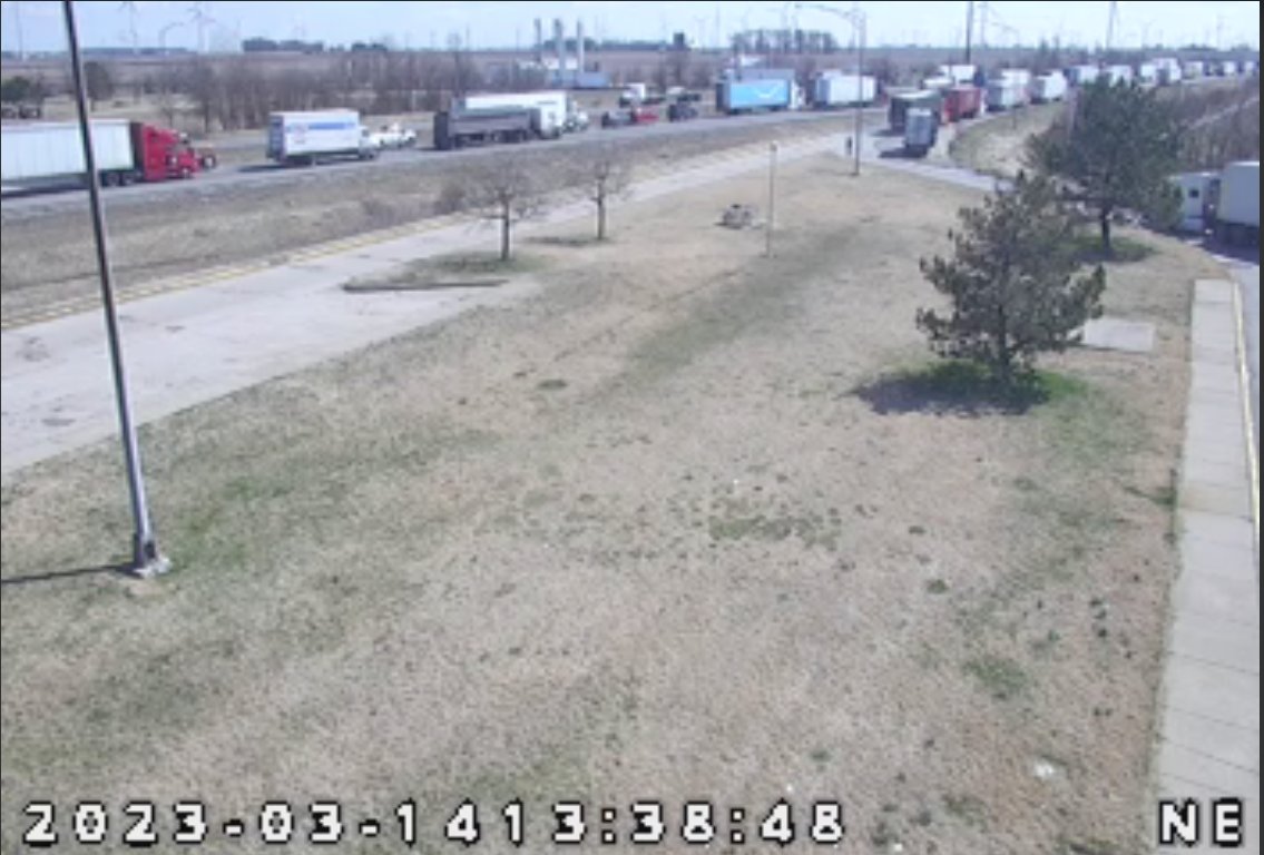 WBBM1059Traffic's tweet image. Traffic is stopped on I-65 SB before US 231 (#Wolcott) with a crash closing the lanes. Exit 231 EB in #Remington and take it past the crash scene.
@INDOTNorthwest 
#ChicagoTraffic 
@WBBMNewsradio