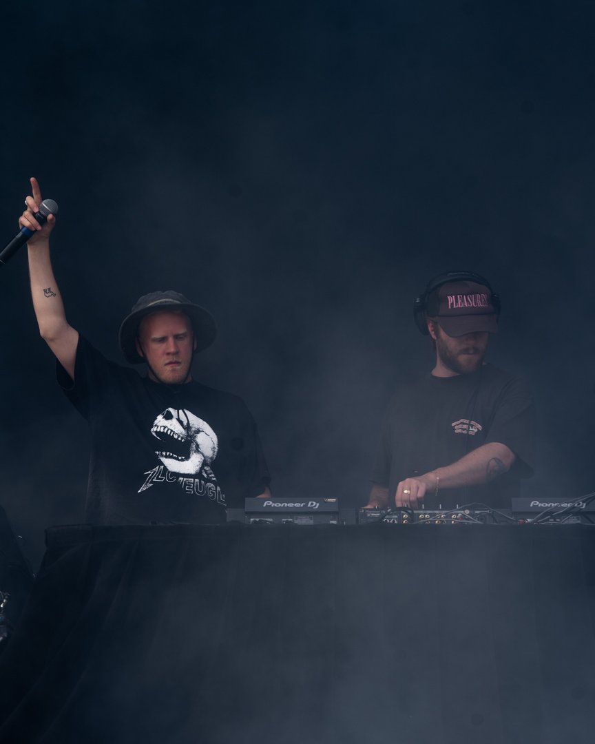 snakehipsuk's tweet photo. Hands up if your track just made the TOP 5 !!!!! Thanks to US dance radio and all the DJs for the airplay - and big up you guys for showing so much love for this track 🙏🏻 #solitude @BIABIA @iamluckydaye @helixrecs https://t.co/gBAwPFcOxm