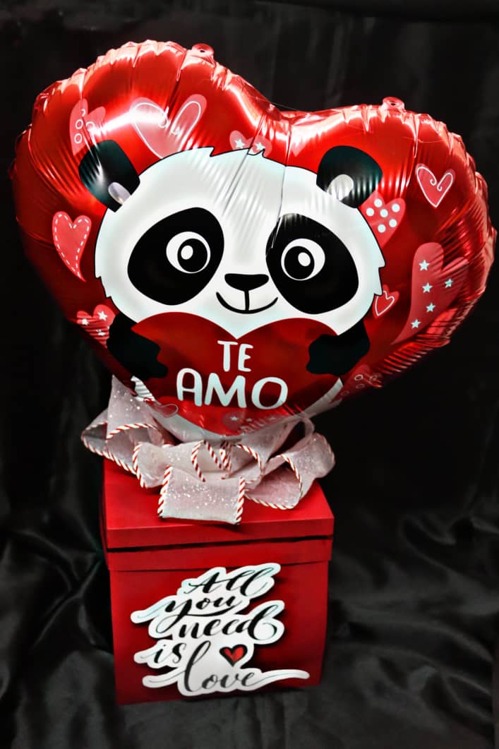 zonarojaparty's tweet photo. Expresar tu amor🥰 con DreaMaker💜💫
Ofertan cajas de regalos 🎁, bolígrafos 🖋️,llaveros 🗝,tazas ☕ y muchas cosas más🤩 

Todo personalizado 🌈a su gusto🫵🏻 y a la temática🌈 que desee😱. 

Crea 🫴🏻con ellos el regalo😍 perfecto 👌🏻para esa ocasión especial💌 https://t.co/rP7bECszNr