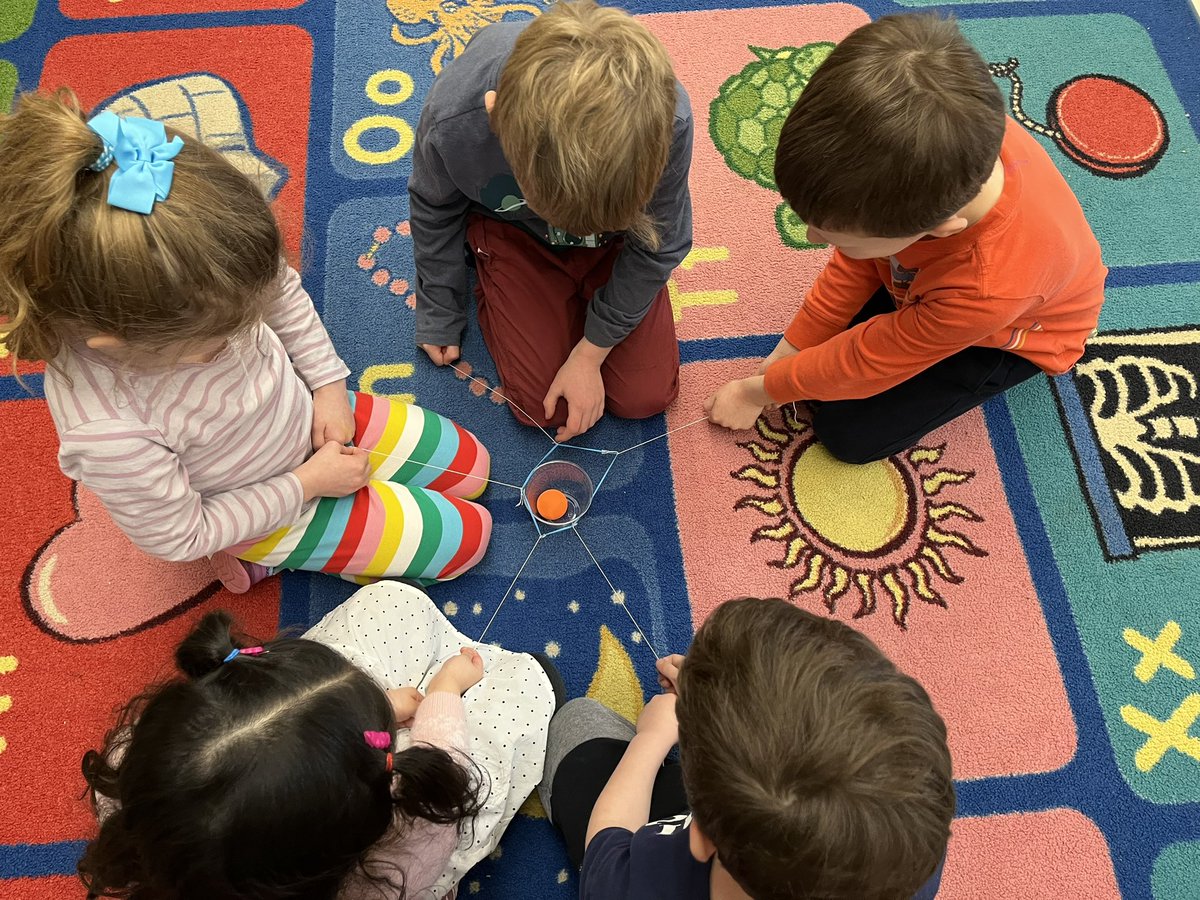 CStuetzFM's tweet photo. We used equal forces to get the rubber band over the cup and lift the ball inside! #science21 @FoxMeadowSchool #scarsdalepride https://t.co/xrmiSCp5FP