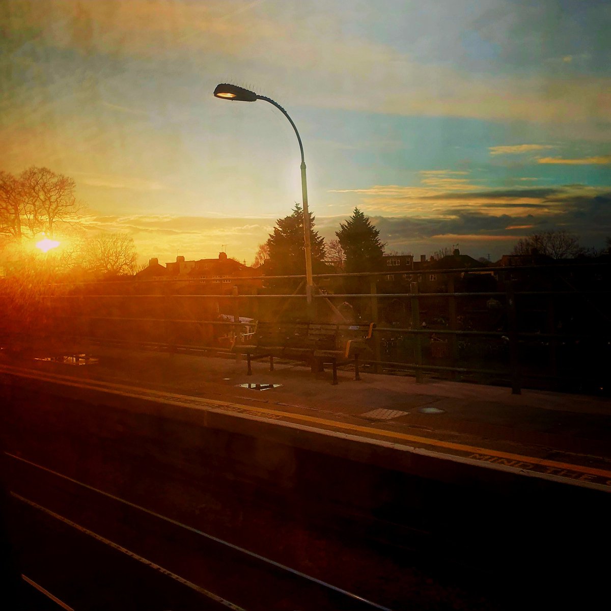 DianeLouiseBell's tweet photo. #sunset from a moving #metline train 🌇 https://t.co/LidccSW2Hf