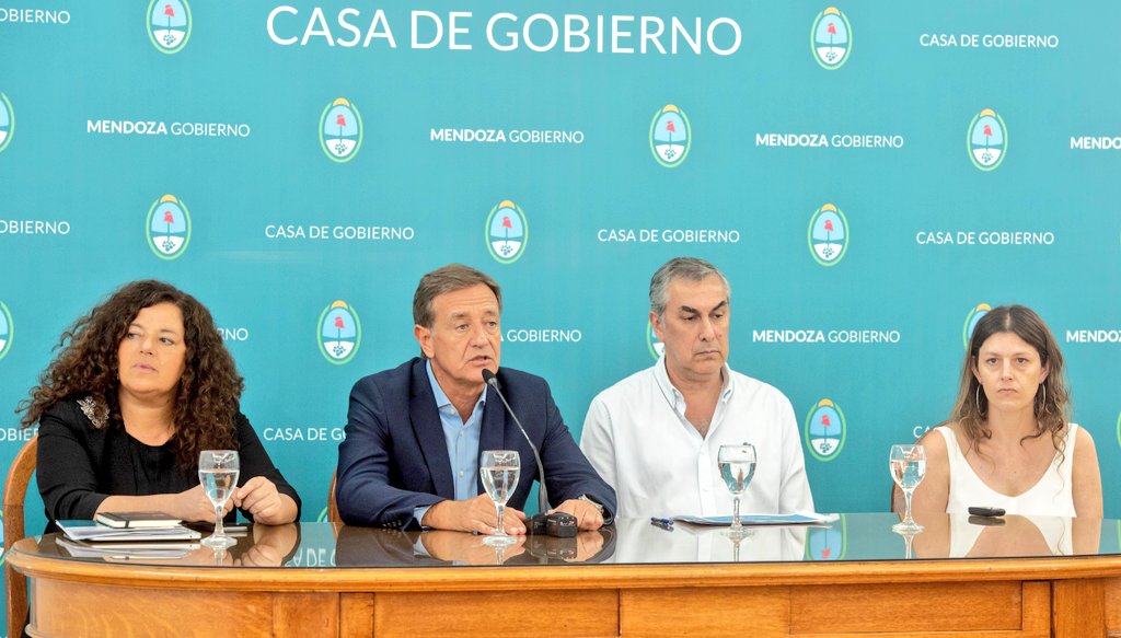 evaquie's tweet photo. #MendozaTIC

La 1° convocatoria del programa Mendoza Audiovisual fue un éxito. A través de reintegros, logramos que 12 películas comiencen a filmarse en la provincia generando inversiones por más de $1.500 millones y 4.800 empleos directos e indirectos. @rodysuarez @noravicario https://t.co/N4LPPTULnA