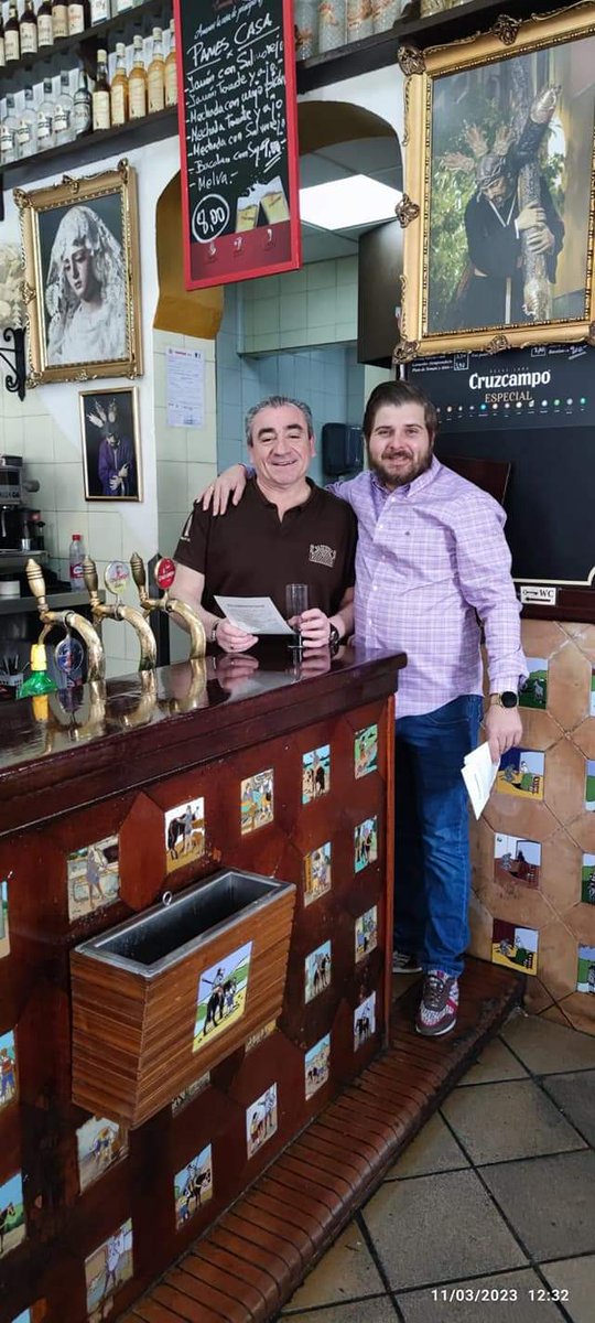 VoxCamas's tweet photo. ¡Volvemos a las calles a escuchar e informar a nuestros vecinos! 

El equipo de VOX Camas, con su concejal Nacho Muñiz a la cabeza, pudo comprobar en las calles Mercedes de Velilla y Santa María de Gracia el interés por nuestras propuestas.

¡Hay alternativa! 

#CuidaLoTuyo https://t.co/iUx874rVfH