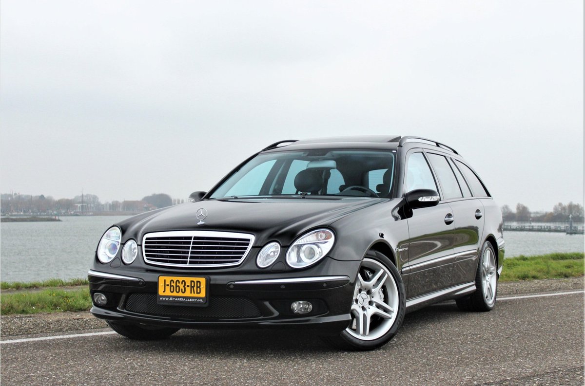 thestargallery's tweet photo. De retesnelle fiscaal vriendelijke #Mercedes E55AMG Combi met slechts 108000km is verkocht! #S211 #AMG #V8 #M113K #kompressor #476pk #700Nm #retesnel #blackbeast #ruimtewonder #topconditie #topkleur #youngtimer #BTWauto #liefhebbergevonden https://t.co/DOdN6oqqqs https://t.co/z0FlrW0LsS