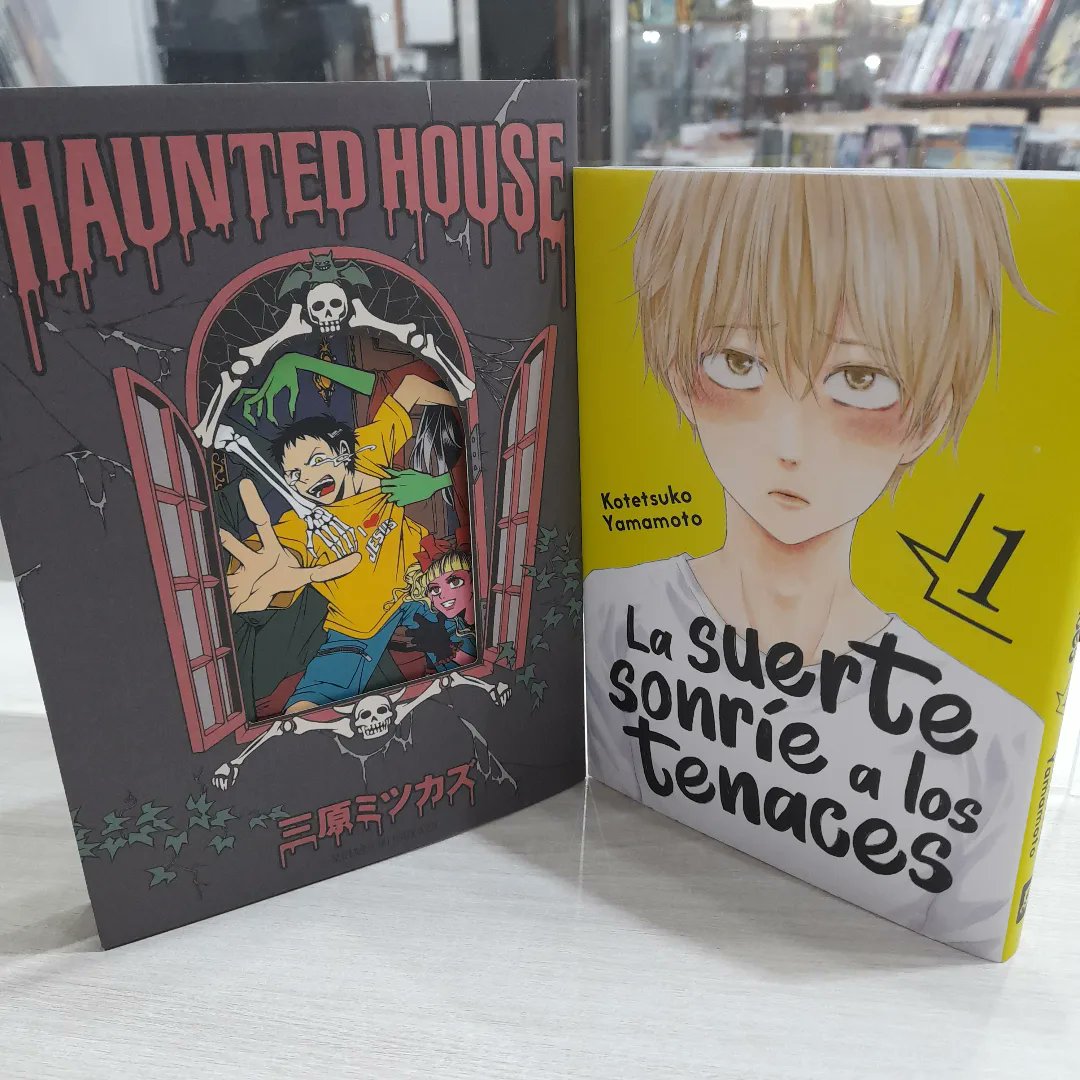 AsteriaComics's tweet photo. Novedades de @ReservoirBooks @aletaediciones @LumenEdit @unratedcomics @ApaApaComics @TomodomoEd @TenguEdiciones
#asteriacomics #reserboirbooks #aletaediciones #lumeneditorial #unratedcomics #apaapacomics #tomodomoediciones #tenguediciones #quino #charlesburns #cornelius https://t.co/y3tQReHzn5