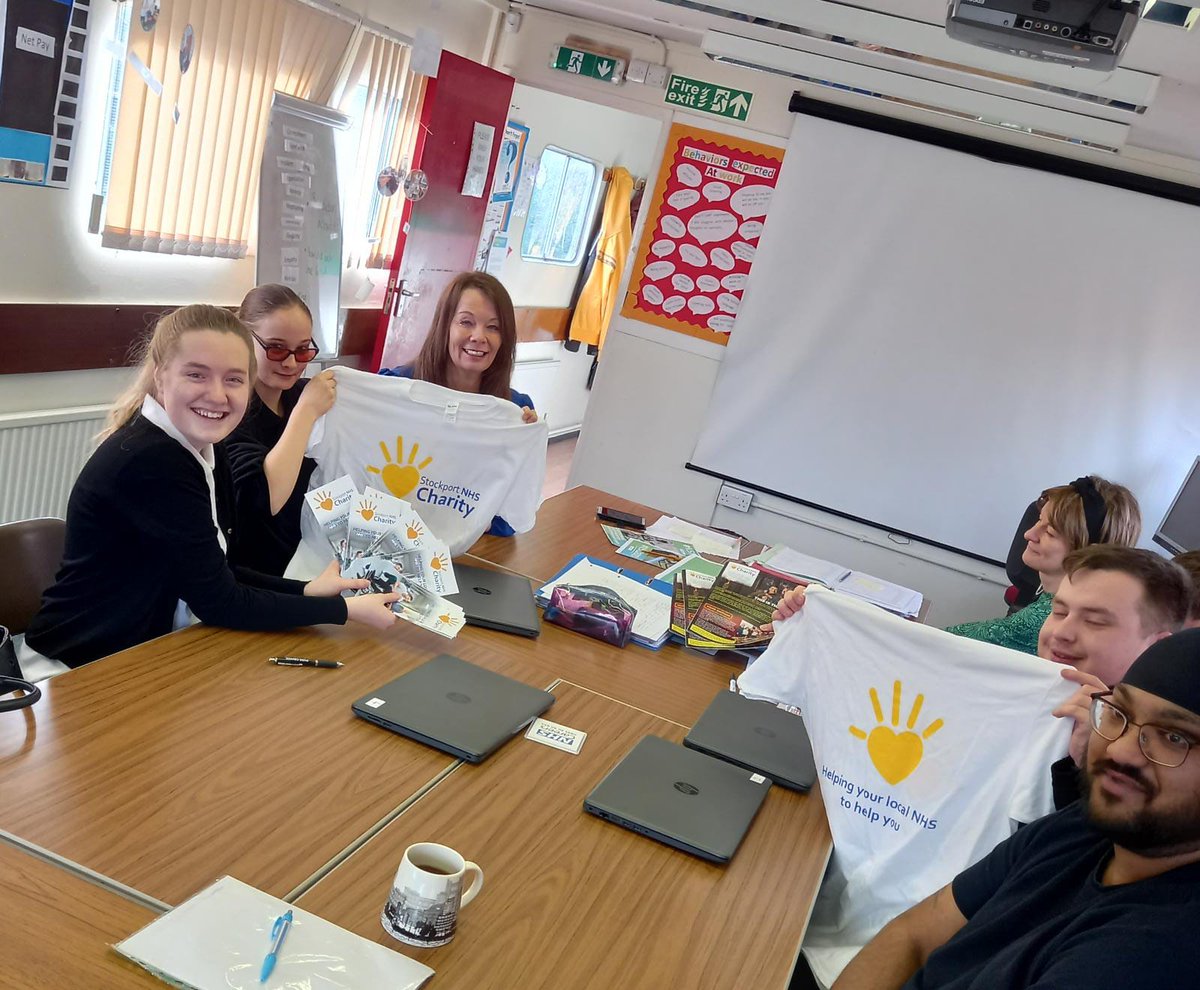 What a great session by Kate from the hospital charity team, helping our Interns to plan our Easter Hamper Raffle. Look out for tweets next week <a href="/daljet86/">Daljet</a> <a href="/KirstyWright13/">Kirsty Wright</a> <a href="/StockportNHS/">Stockport NHS FT</a> <a href="/weare_pure/">Pure Innovations</a> <a href="/LJGamm/">Lisa Gammack 💙</a> <a href="/SNHSCharity/">Stockport NHS Charity</a> <a href="/DuncanONeill2/">Duncan ONeill</a> <a href="/CheadleCollege/">The Cheadle College</a>