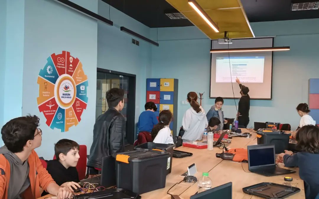 Bilim gerçeğe giden yolları aydınlatan ışıktır...

#deneyaptürkiye

<a href="/kasapoglu/">Dr. Mehmet Kasapoğlu</a> <a href="/gencliksporbak/">Gençlik ve Spor Bakanlığı 🇹🇷</a>