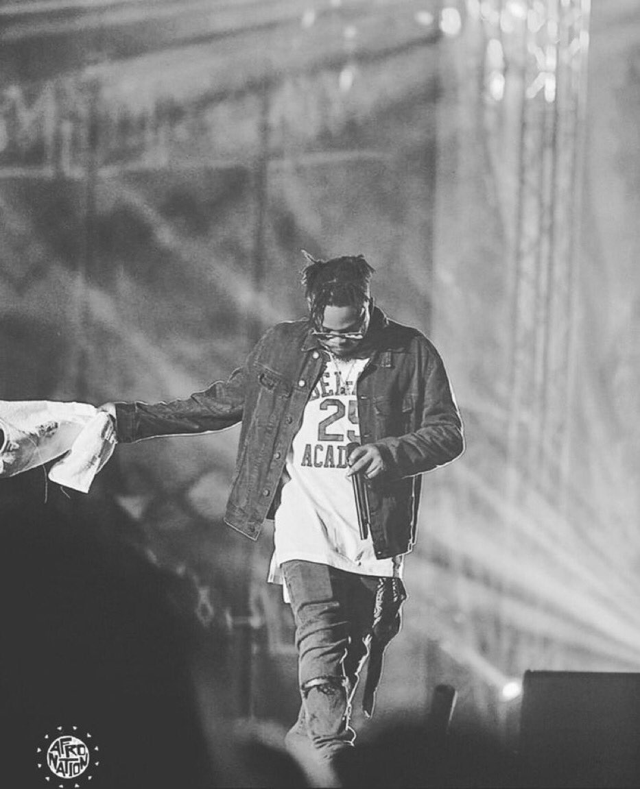 samteeBABA's tweet image. Few hour's lift for Olamide 🥰  1m like for him