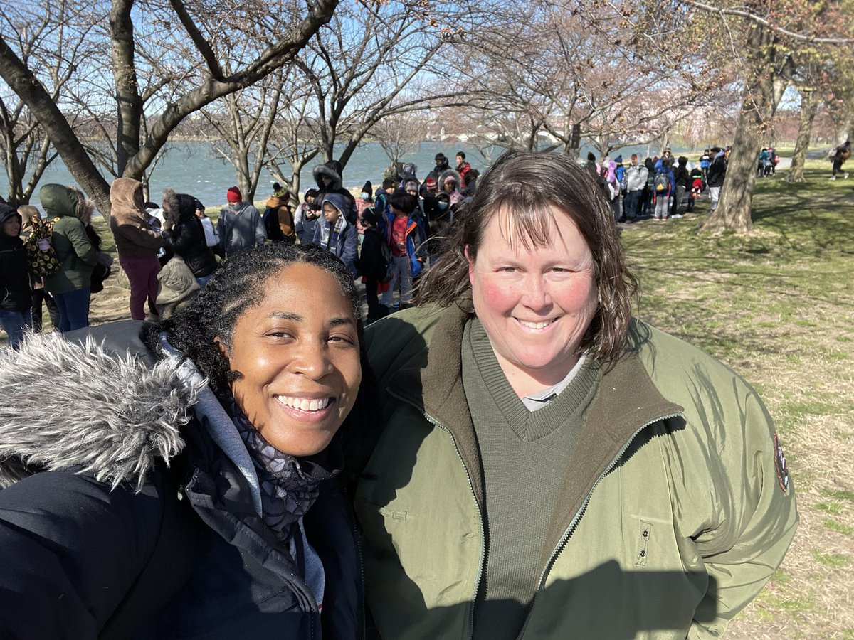 GloriaJCSL's tweet photo. Thank you Ranger Jen, Ranger Bethany and Ranger Matthew for helping our 4th grade @HHESHUSKIES #findourpark today! #everykidoutdoors @NationalMallNPS @NatlParkService @MCPSCommunitySc #communityschools #enrich #engage #expand #support https://t.co/2kfWRyp8Qh