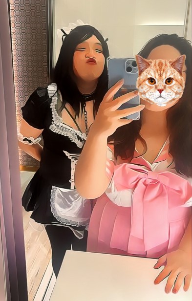 嗨嗨    我出現了~~
紀念屬於我們的情人節♥
有美美的你和我♥
有好吃好玩好逛的行程♥
有溫暖的親親抱抱♥
有各種情慾的交織堆疊♥
有斷電式幸福睡死♥
總覺得不滿足
還要再多一些可以嗎☺️