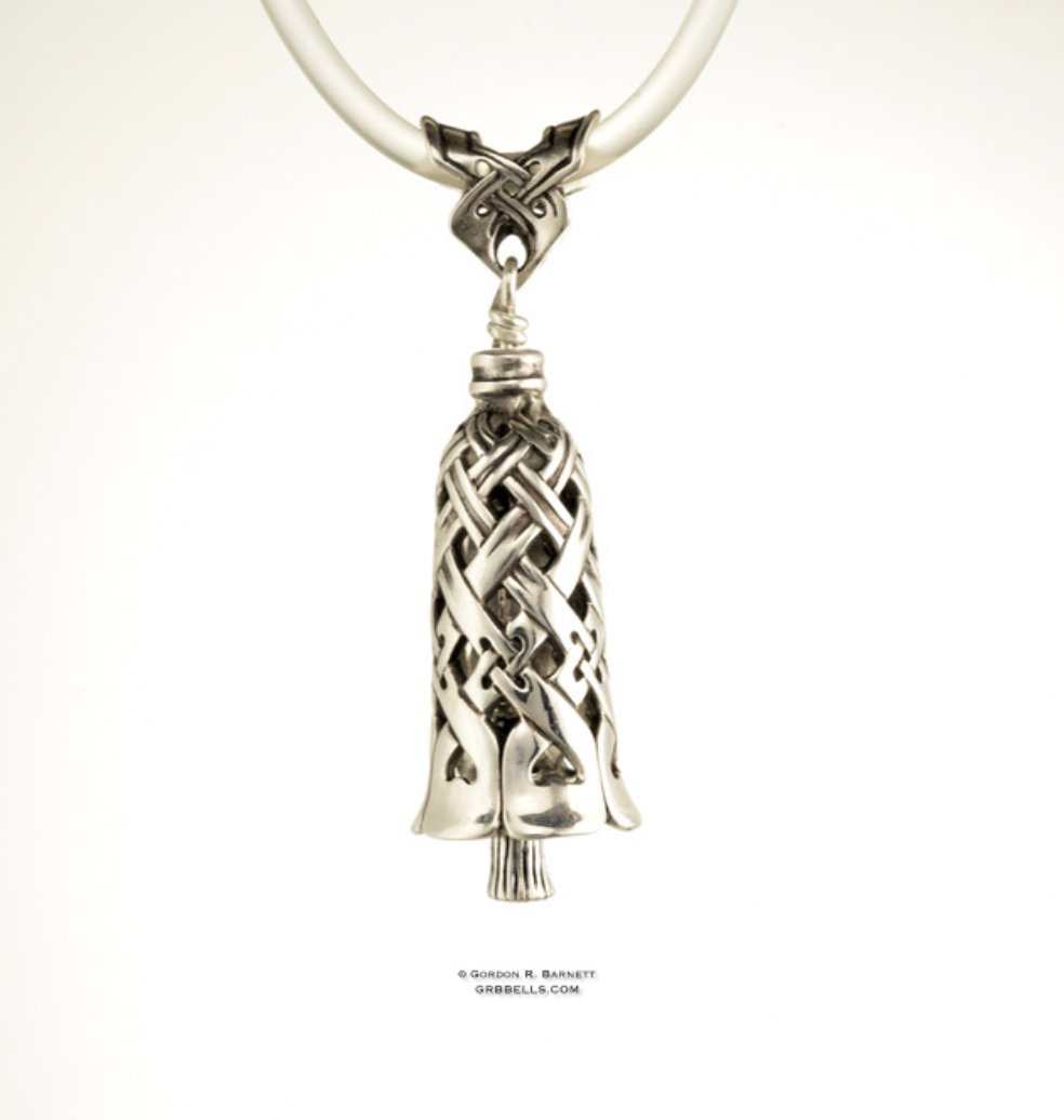 grbbells's tweet photo. The BAROQUE LATTICE Bell in Sterling Silver.
https://t.co/PkjSmJeKAh
#celticknots #celticknotwork #baroquejewelry https://t.co/9CtvRc00NC