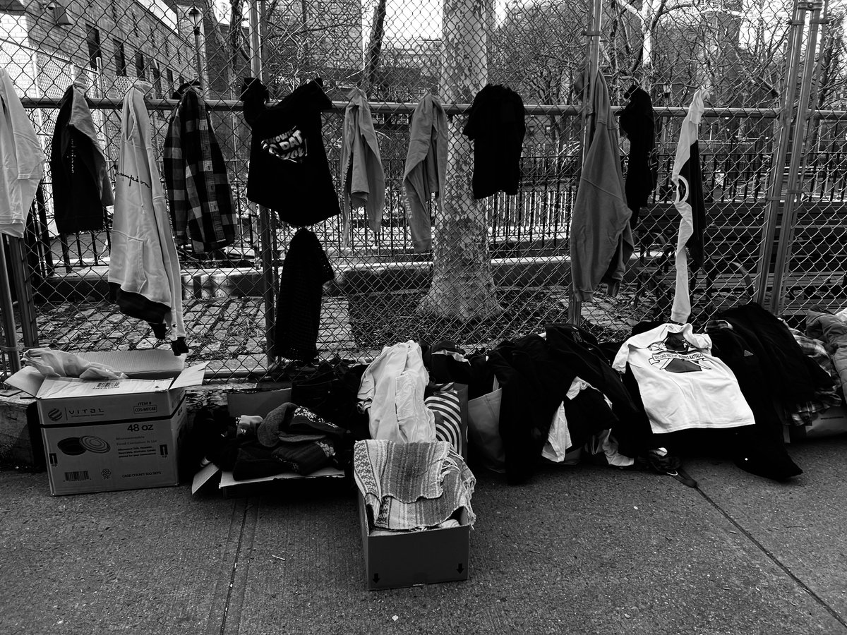 GlenRockEdTech's tweet photo. GRHS Media and Key Club Ss did a Breakfast Run to NYC on 3/12.  Ss handed out clothes, toiletries bags, hot food, and lunch bags. A documentary on the entire experience is currently being produced by GRHS Media Ss and will be posted on YouTube.  #rockgrnj @GlenRockMSHS @grpssupt https://t.co/KDXklVRTqS