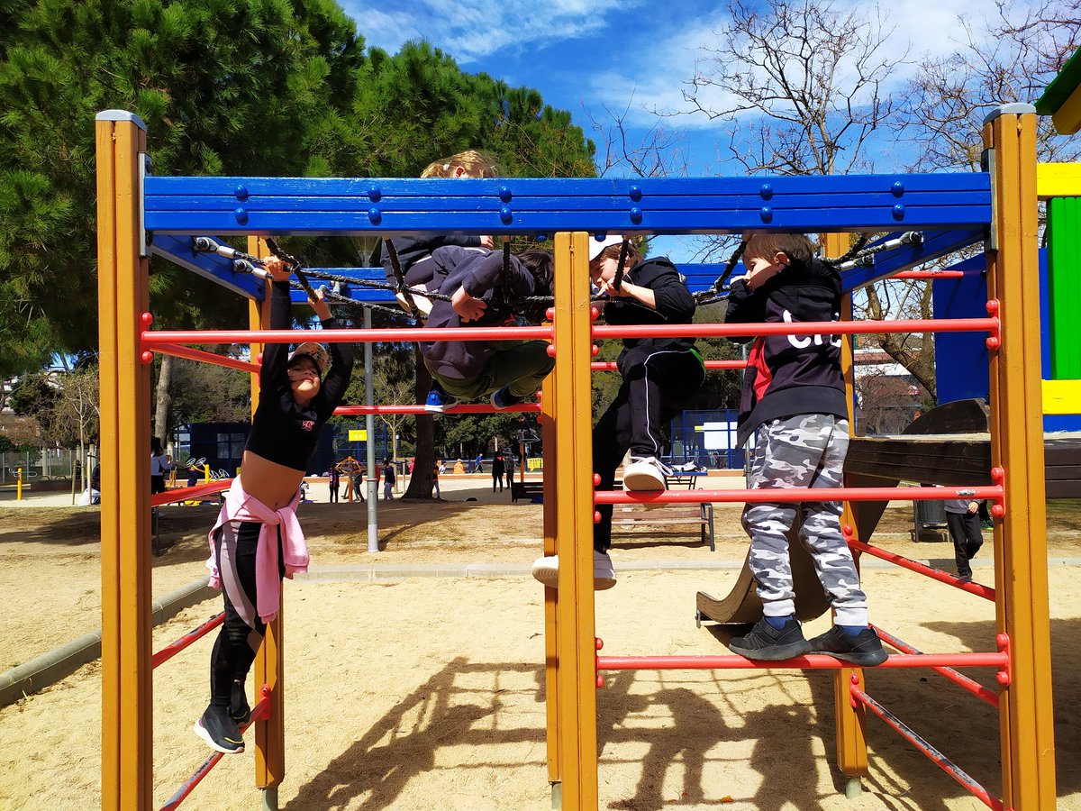 escola_elcorb's tweet photo. També hem fet una cursa d'orientació i hem jugat al parc! https://t.co/l6JJ8iUbeR