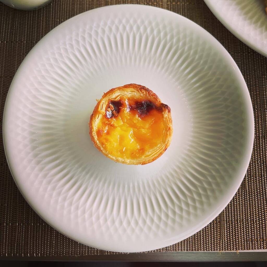 Happy pi day! Maths is cool 😎 (I found a dictionary definition of pie that said “a dessert containing a filling in a pastry shell”, so Pastéis de Nata kinda count, right??) 

In honour of pi day I’m sharing my first saachisen artist playlist - it’s c… instagr.am/p/CpxwPwGNeRX/