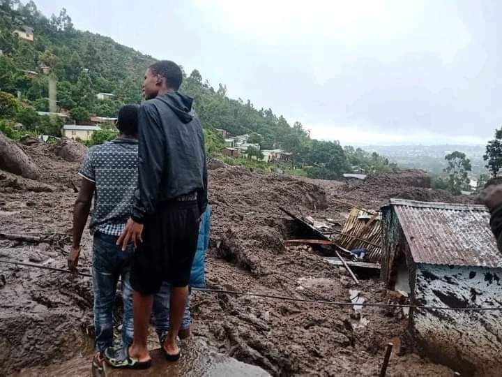 clementkaponda's tweet photo. We stand with the people of Malawi. Cyclone Freddy has hit this  country badly. Essential services such as health &amp; education are said to be suspended. 
#helpMalawi
#Climatechange https://t.co/CPwUZQEoMd