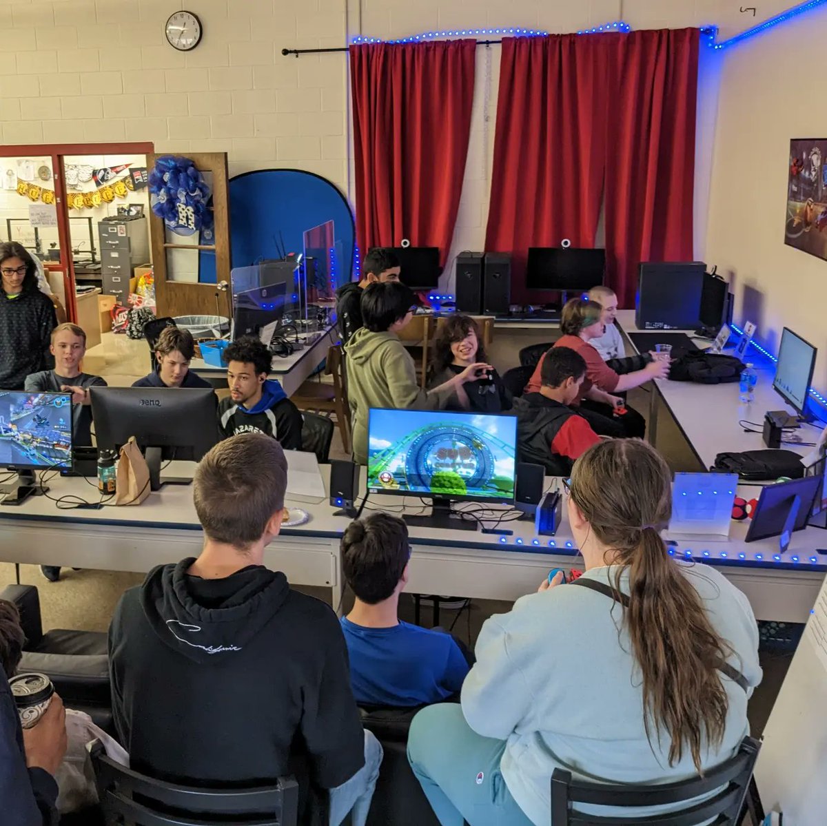 NazHSesports tweet media