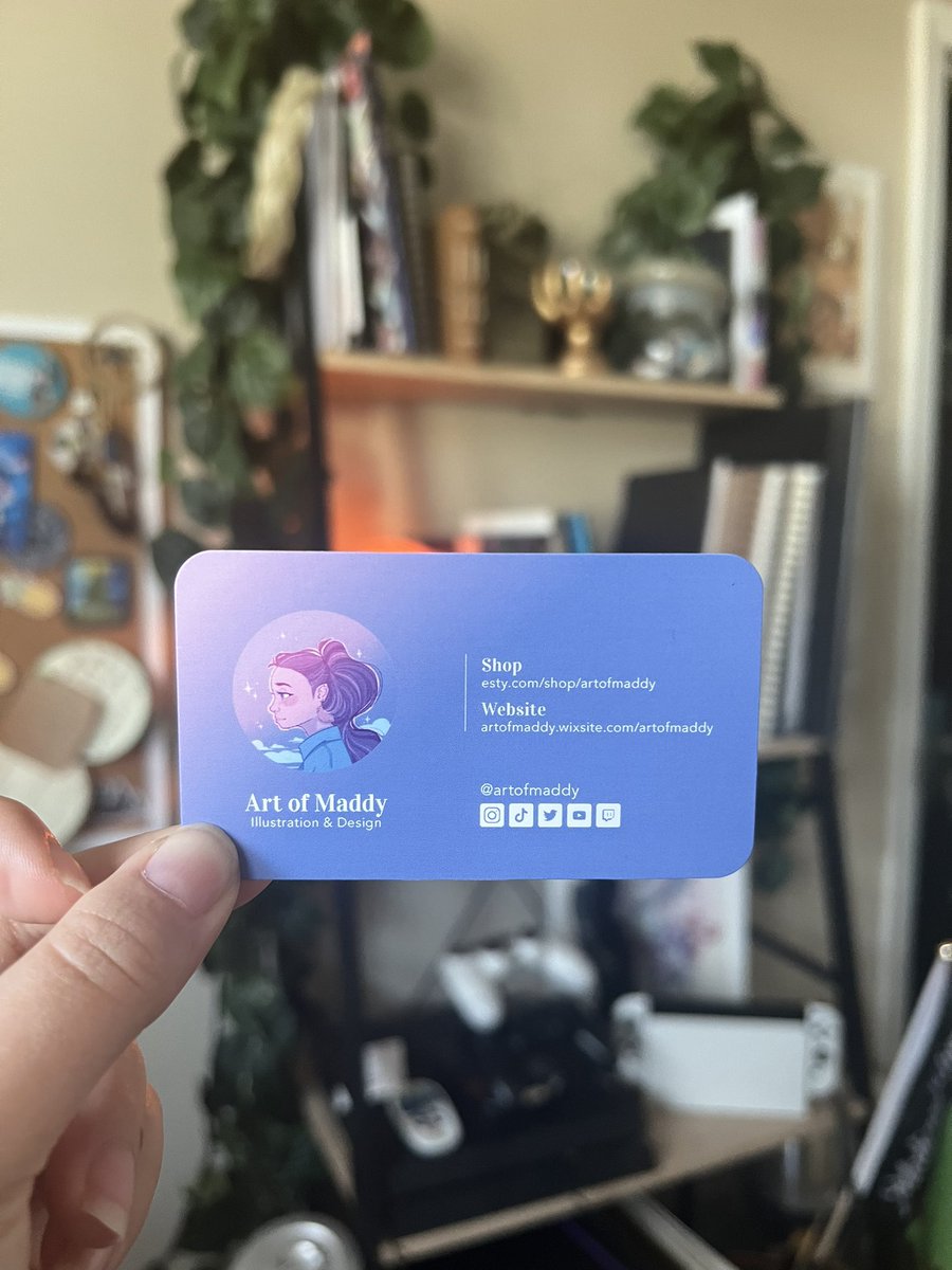 artofmaddy's tweet photo. When you order from my shop, you now get my nicely printed business card!! 🥰✨ more items to choose from coming soon 🙌🏻 #businesscard #etsysellersofinstagram #artofmaddy https://t.co/FIJKo69tPX