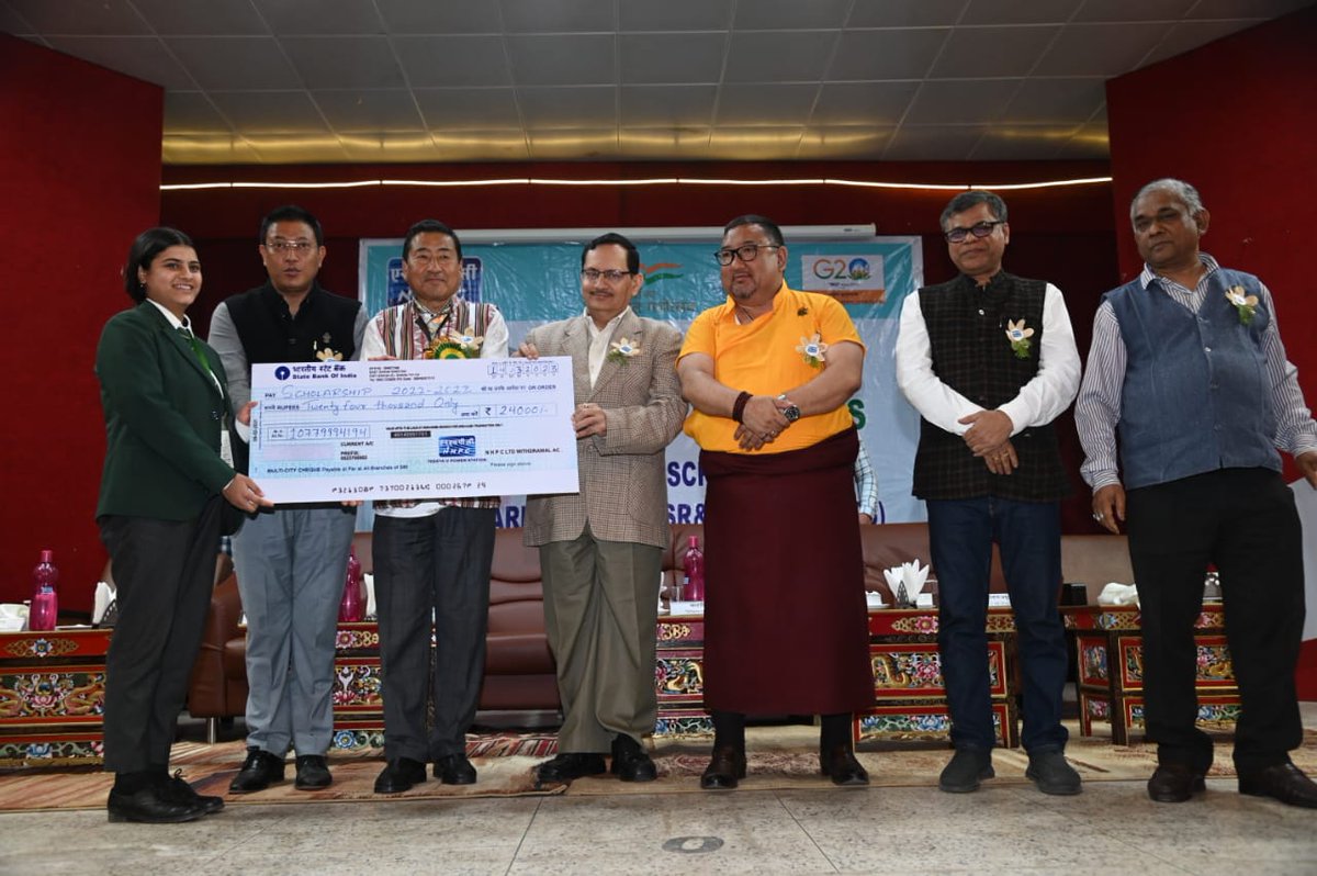 nhpcltd's tweet photo. NHPC Teesta-V Power Station (Sikkim) distributes Scholarships#Hydropower #nhpclimited #MinOfPower #power_pib #PIB_India https://t.co/5wzQAXUF8n