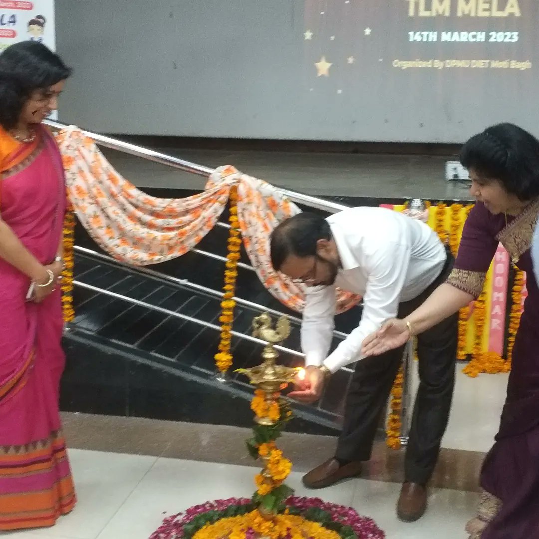 AMITDIX11265593's tweet photo. Eminence pleasure to be a part of #TLM MELA by #dietmotibagh #SCERTDELHI 
on #nipunbharatmission blessings of Honourable joint Director (SCERT) , DEPUTY DIRECTOR (IT) SCERT DELHI and Principal  Diet Moti bagh- DELHI. #TLM MELA. as per NIPUN BHARAT recommendations.(DIET MOTI BAGH) https://t.co/lfnndqXfZD