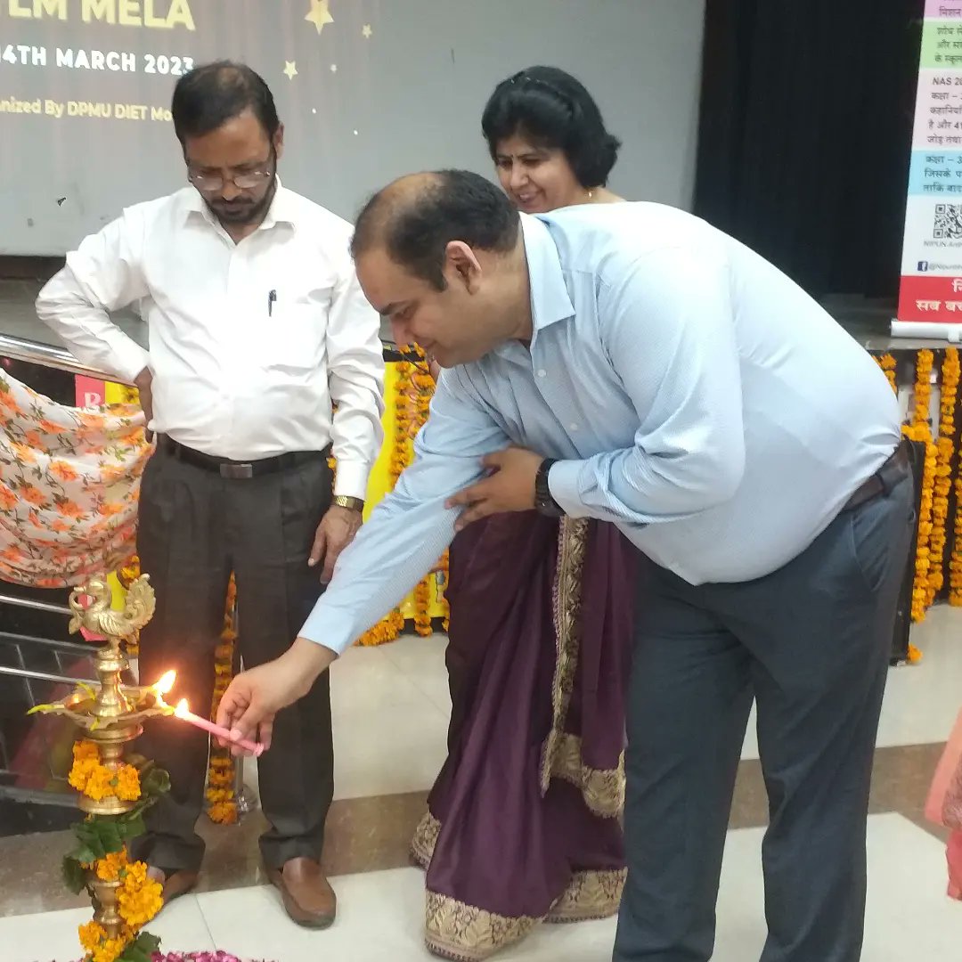 AMITDIX11265593's tweet photo. Eminence pleasure to be a part of #TLM MELA by #dietmotibagh #SCERTDELHI 
on #nipunbharatmission blessings of Honourable joint Director (SCERT) , DEPUTY DIRECTOR (IT) SCERT DELHI and Principal  Diet Moti bagh- DELHI. #TLM MELA. as per NIPUN BHARAT recommendations.(DIET MOTI BAGH) https://t.co/lfnndqXfZD