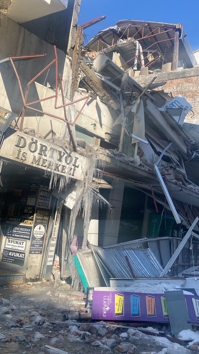 Başka illerdeki göçebe hayatımıza son vermek istiyoruz şayet şehrimiz normale döner ve en azından enkazlar kaldırılırsa  #MalatyaEnkazınAltındaKaldı