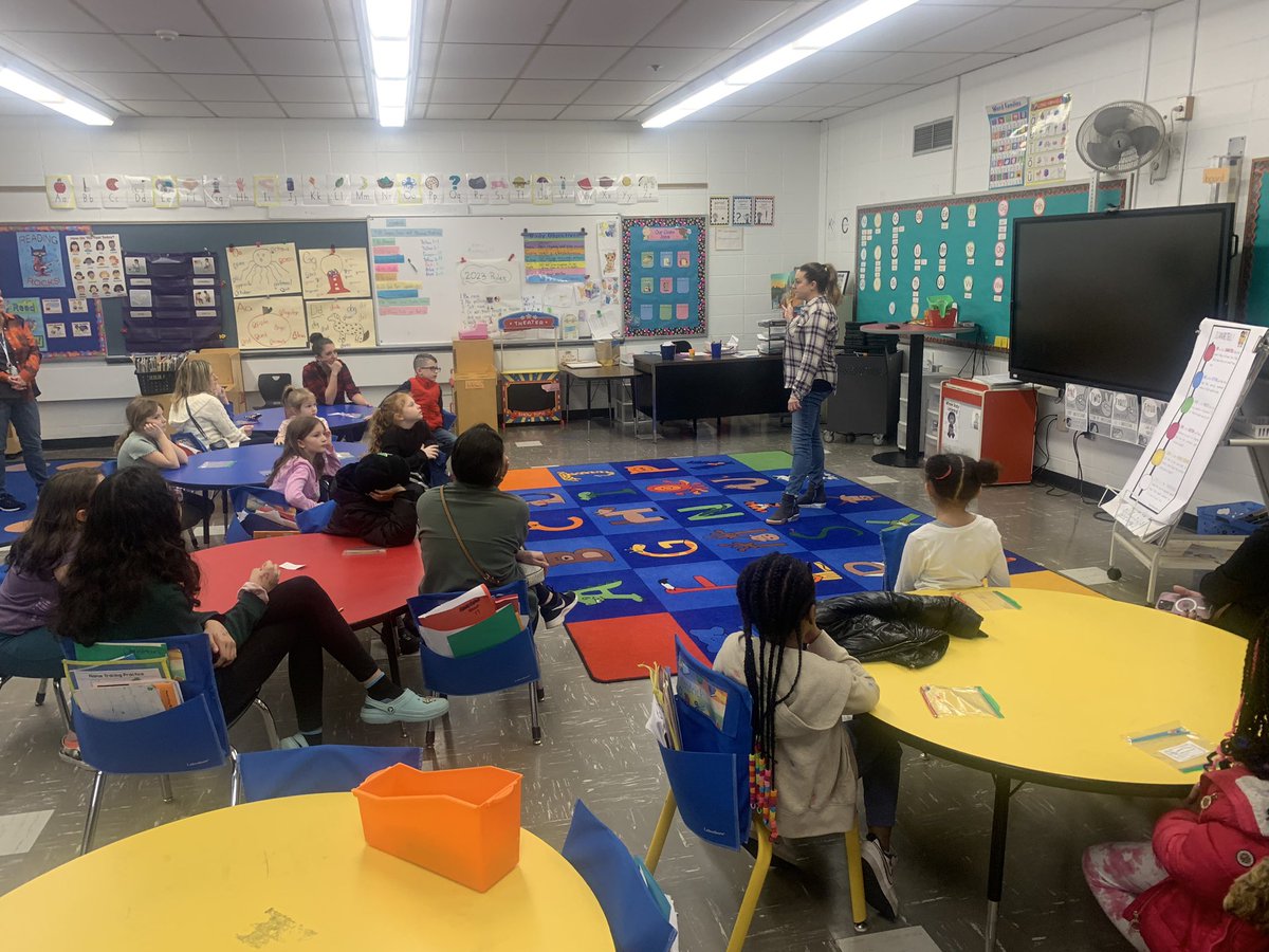 It was cold and snowy outside but warm and cozy inside as our #LindeneauLeaders and their families came out for our Reading Under the Stars Literacy Night.