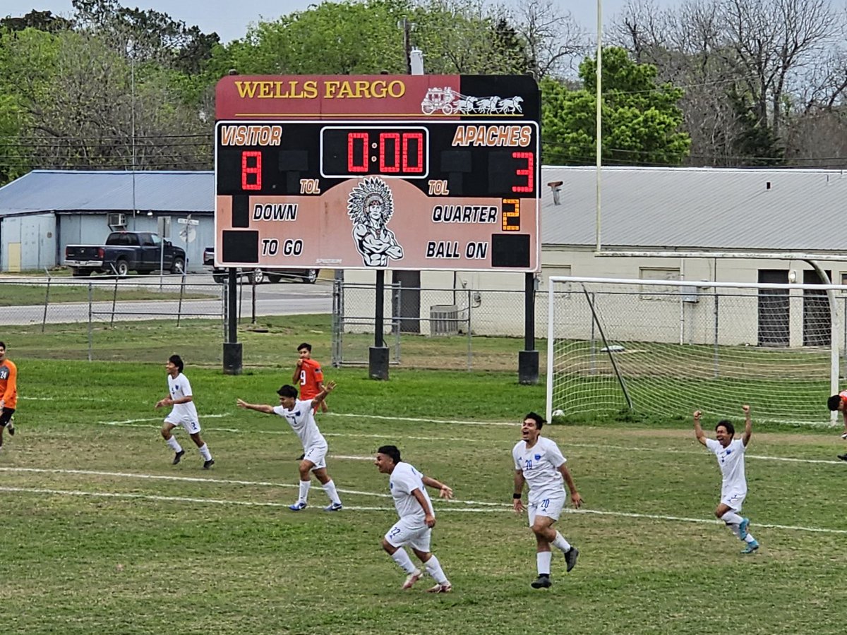 27-4A District Champions!
Thank you to everyone who came out to Gonzales this afternoon! This one is for all of us! <a href="/EISDMemorialHS/">Memorial High School</a> <a href="/EISDofSA/">Edgewood ISD</a>