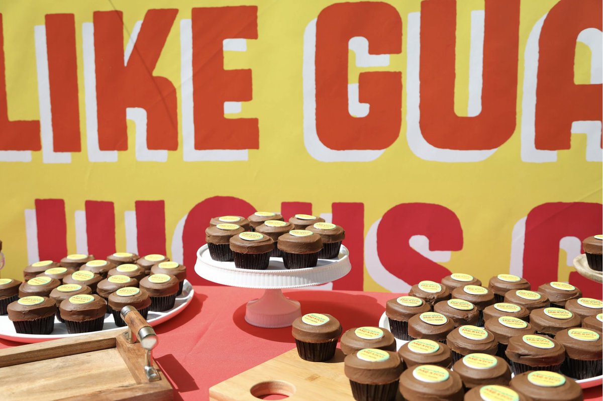 CrunchyBchMama's tweet image. The cupcakes look great! #gno  #SparkTheGood #SXSW