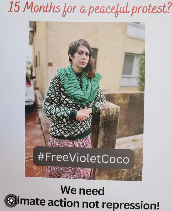 wagepeaceau's tweet photo. Tweeting from the severity appeal for Violet Coco. Packed court. 
15 months for peaceful assembly is simply overreach. #ProtectProtest #FireproofAustralia
#ClimateJustice #peoplepower #nonviolence
@AliceDrury @CounterActOz 
@HRW @HumanRightsHRLC @JoshPallas @EDOLawyers https://t.co/TzQwy1TQGb