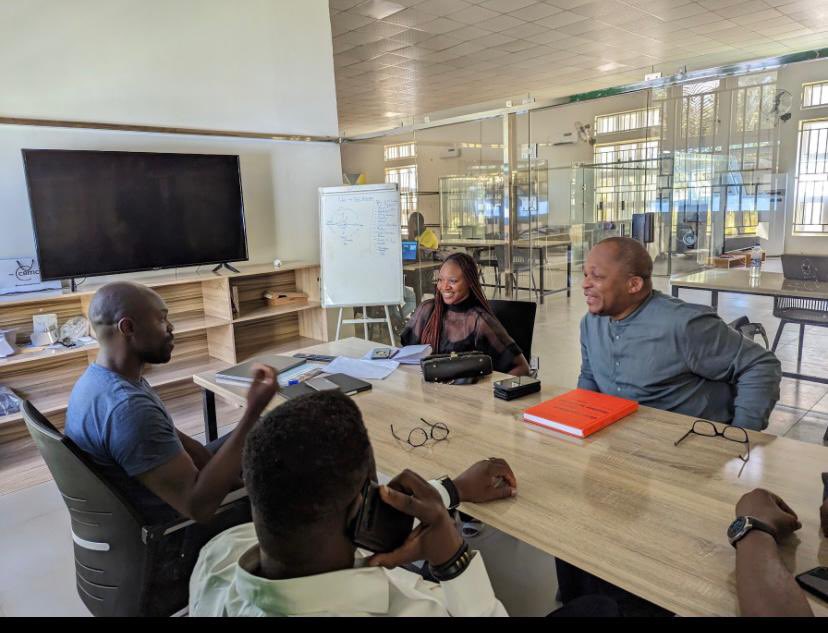 TheSholaAdesoye's tweet photo. Amazing meeting today with Founder of Colab Innovation Institute Kaduna @supersanusi. @CoLab_kd is truly an amazing place. Watch out for the emerging @fulcrumilab Abuja. We are poised to impact the tech ecosystem. #techincubationspace @Lighthouseint @HrisTabitha https://t.co/wK8wFj7tT0