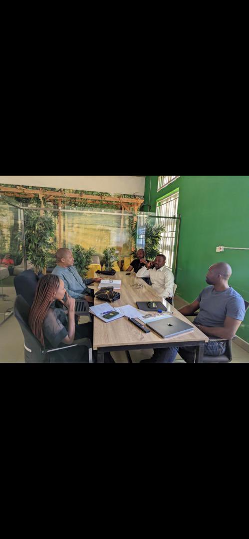 TheSholaAdesoye's tweet photo. Amazing meeting today with Founder of Colab Innovation Institute Kaduna @supersanusi. @CoLab_kd is truly an amazing place. Watch out for the emerging @fulcrumilab Abuja. We are poised to impact the tech ecosystem. #techincubationspace @Lighthouseint @HrisTabitha https://t.co/wK8wFj7tT0