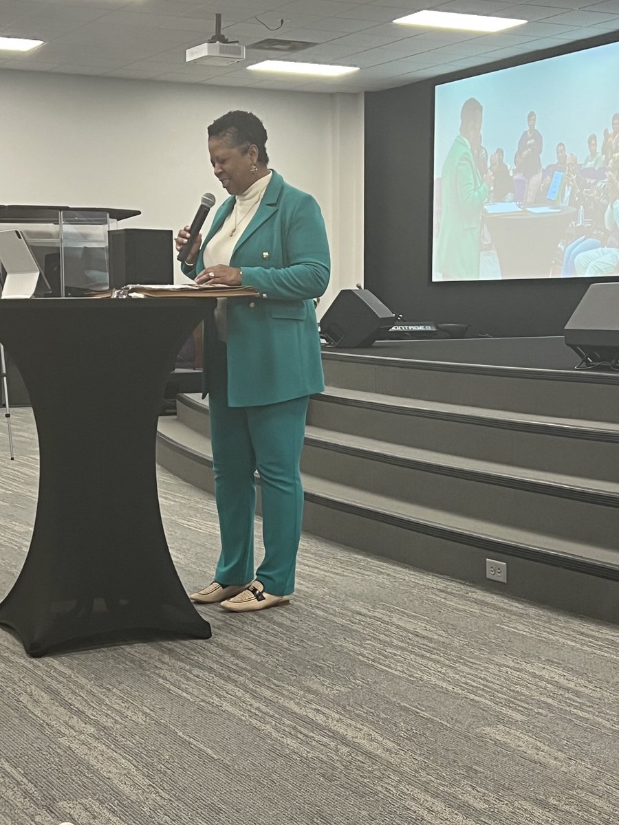 TheMountBishop's tweet photo. My girl teaching at The Mount VB. So proud of her! https://t.co/MIOXnoB5FU