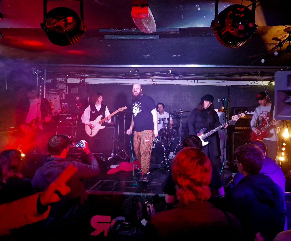 10/10 gig from <a href="/FUCKEDUP/">Fucked Up</a> at <a href="/room2glasgow/">Room 2 Glasgow</a>. Please go see them on this run if you can ✌️