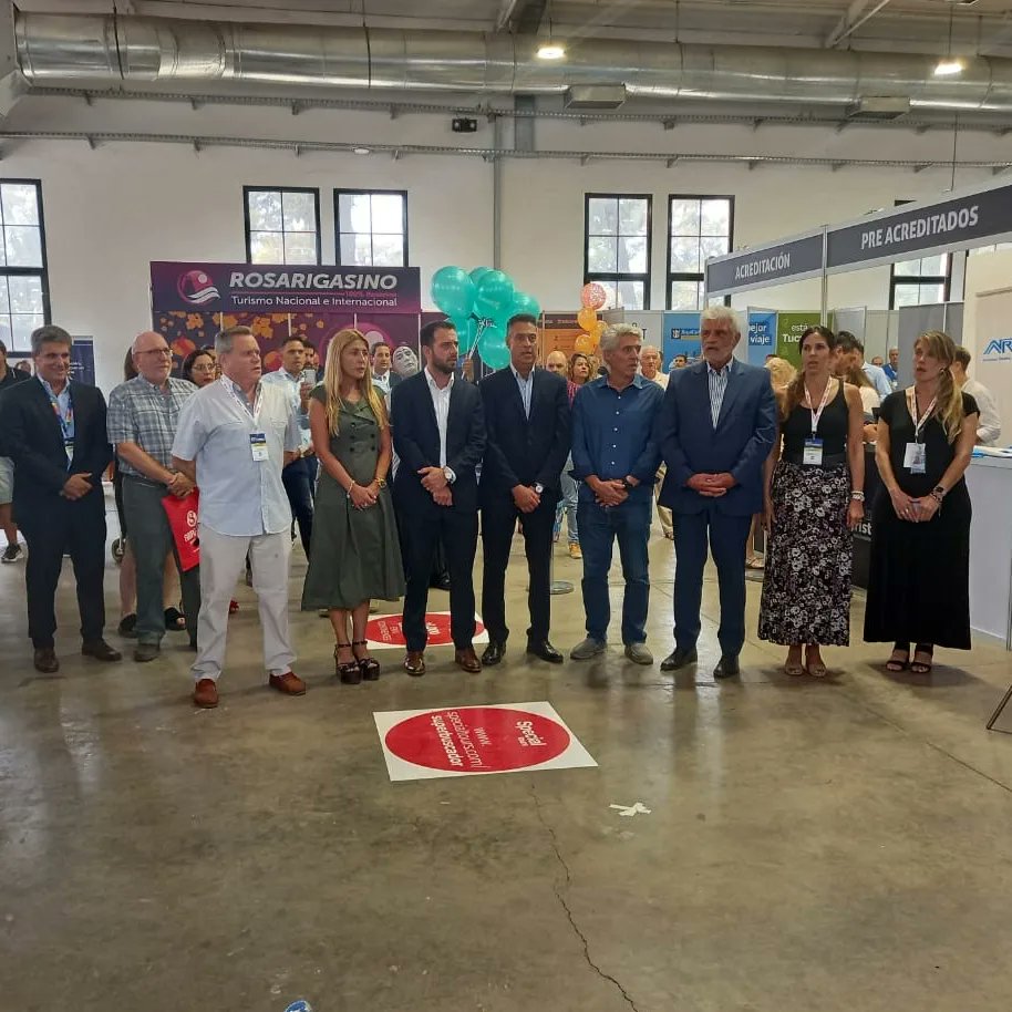 KovacevichOk's tweet photo. 🗣️Participamos de la apertura del 69° Workshop Turístico de @ARAV_Rosario 🧳🛫.

🤝Una jornada que convoca a toda la familia del turismo de #Rosario, la Provincia de #SantaFe y el país, generando encuentros y negocios que fortalecen la cadena de valor turística.

#ViviSantaFe https://t.co/huFczkE2Sg
