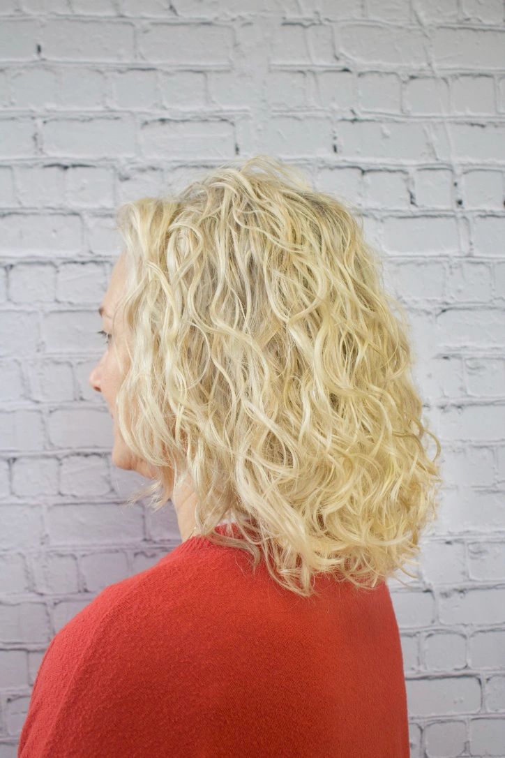 JhovannasS's tweet image. Soft wave and gray blending after pictures. Thanks to our lovely hair model. Find a stylist at jhovannashairsalon.com/about-us

#devacurl #devacurlpro #oneloudoun #ashburnva