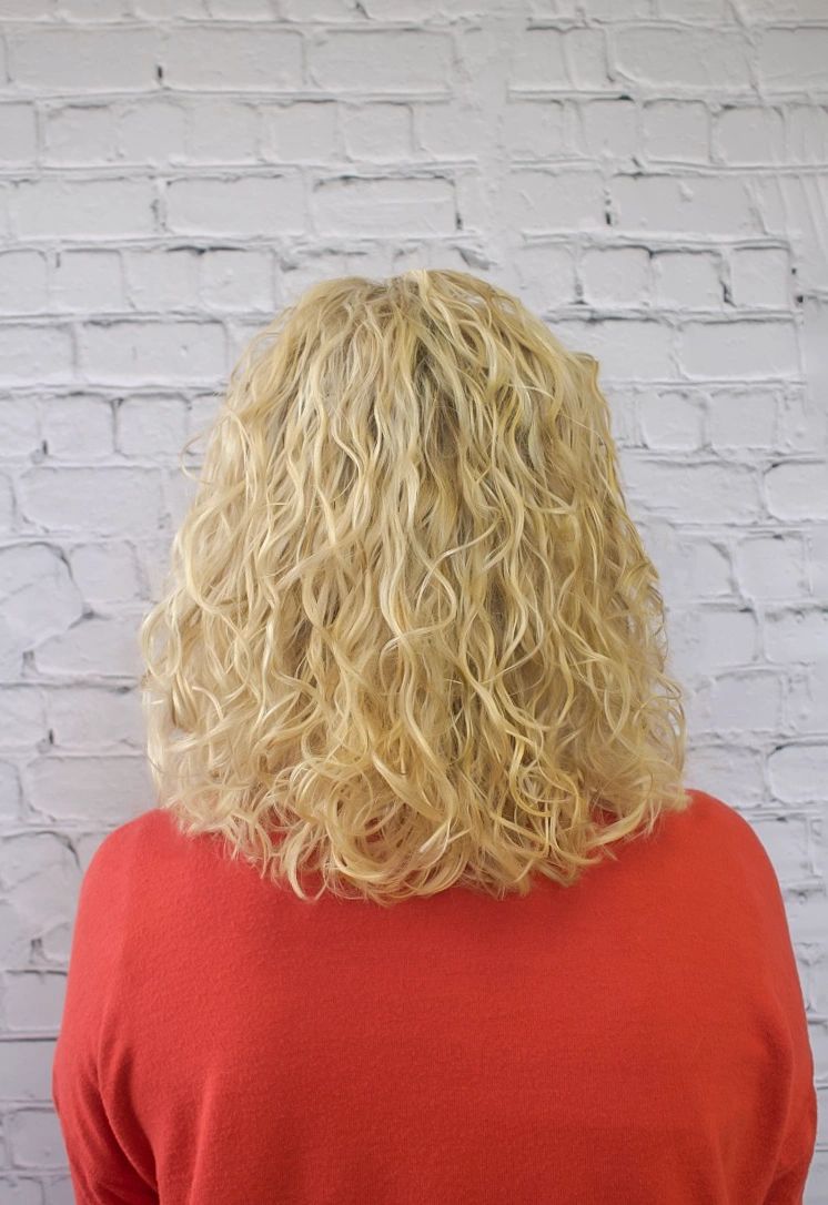 JhovannasS's tweet image. Soft wave and gray blending after pictures. Thanks to our lovely hair model. Find a stylist at jhovannashairsalon.com/about-us

#devacurl #devacurlpro #oneloudoun #ashburnva