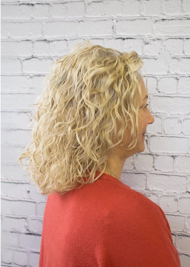 JhovannasS's tweet image. Soft wave and gray blending after pictures. Thanks to our lovely hair model. Find a stylist at jhovannashairsalon.com/about-us

#devacurl #devacurlpro #oneloudoun #ashburnva