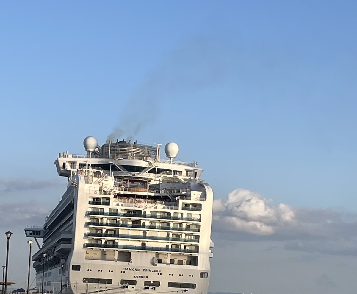 おはようございます。
昨日の釣行時間は
16:00-22:00
結果は
ウミタナゴ14
コノシロ2
写真は最初の2尾です。
ここから段々とサイズが上がり24cmが最大でした♪
#延釣会
#延竿サビキ釣り
#横浜
#ダイヤモンドプリンセス