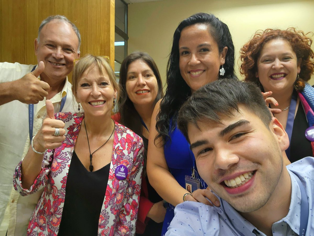 PedroAbarcaPRO's tweet photo. Dia histórico para usuari@s medicinales d Cannabis. Hoy se aprobó en el Senado informe de Comisión Mixta sobre #LeyAntinarco q incluye indicación q protege a pacientes. Felicitaciones a la diputada @AnaMariaGazmuri y las organizaciones sociales por esta gran lucha @FundacionDaya https://t.co/ikgsGcrnxi
