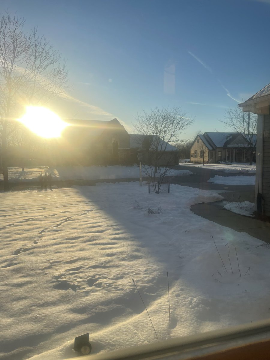 benkkkkkkkkk's tweet photo. I live in Franklin WI, which is a suburb. A suburban area, is an area mixed in metropolitan area that is mainly a residential area, but may also include commercial and mixed-use areas like in Franklin Wisconsin.
#apesland @apeslorax https://t.co/W7QBP1djdT